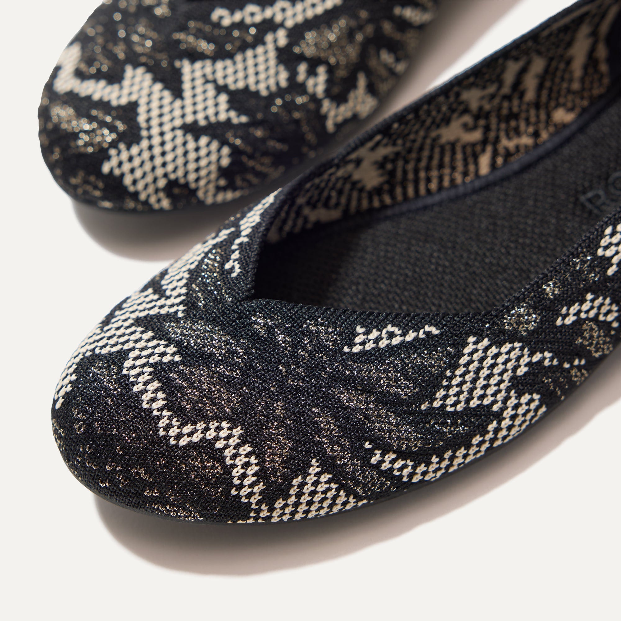 The Flat - Black Chantilly(Black Chantilly,5)