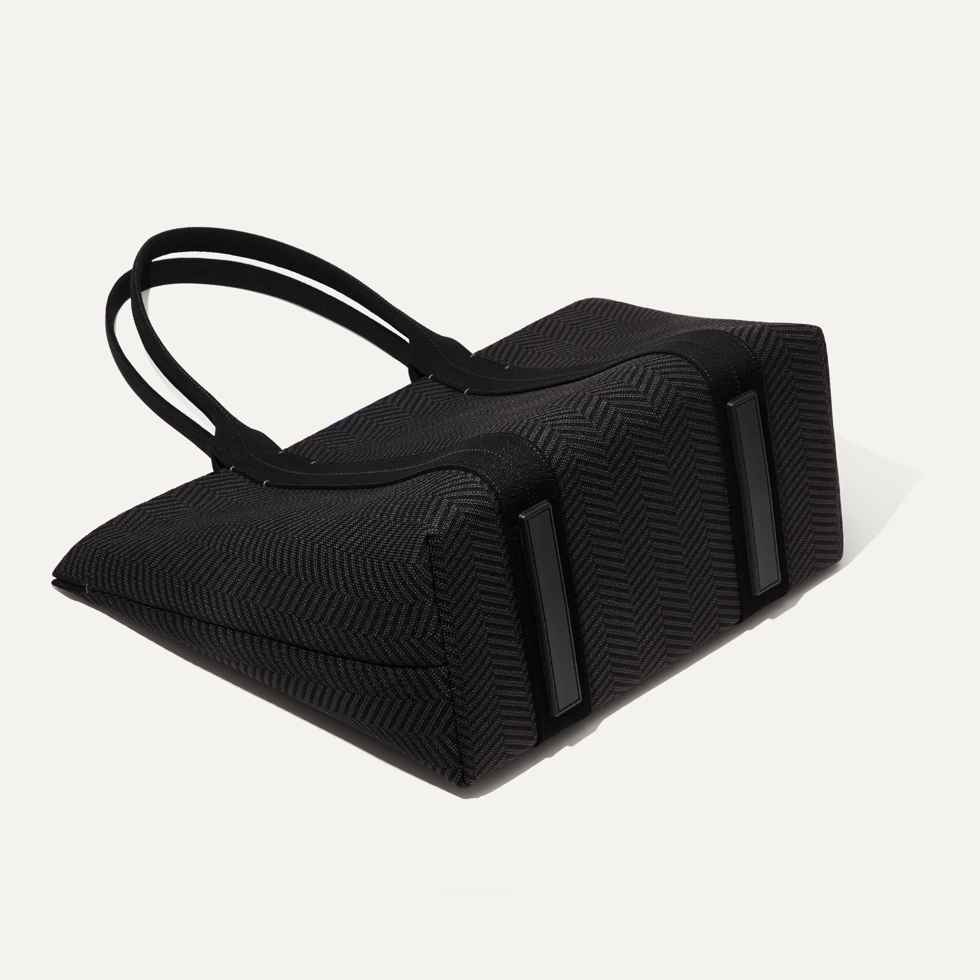 The Essential Tote - Shadow Black(Shadow Black)