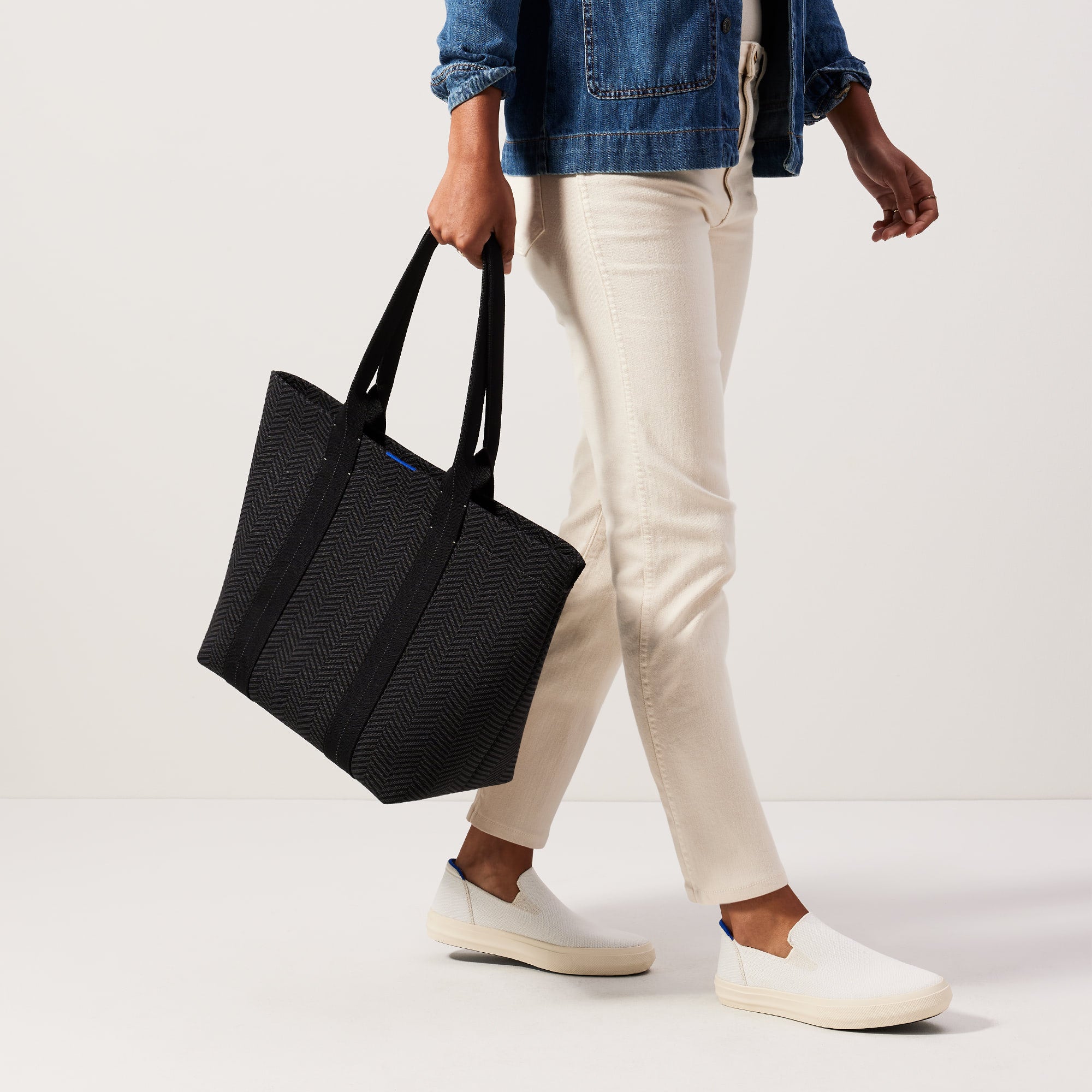 The Essential Tote - Shadow Black(Shadow Black)