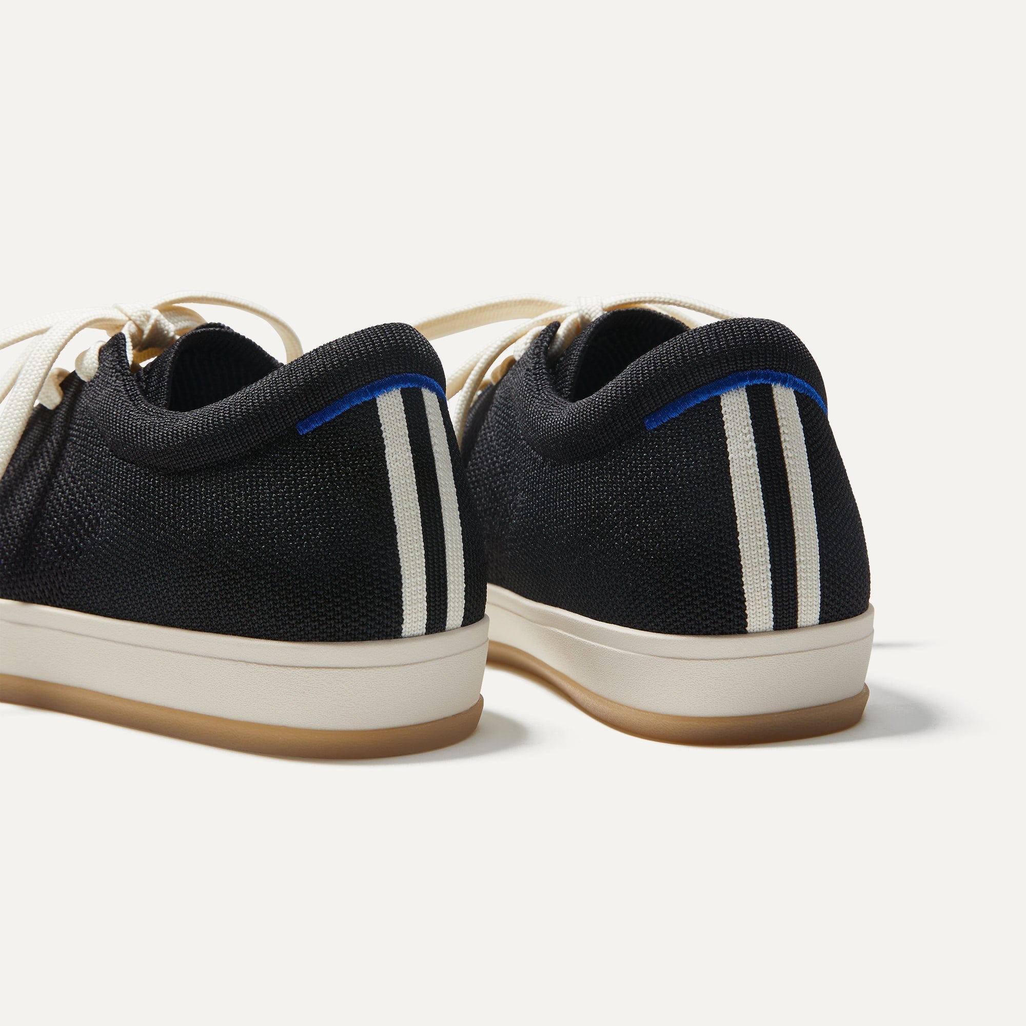 The Lace Up Sneaker - Black(Black,5)