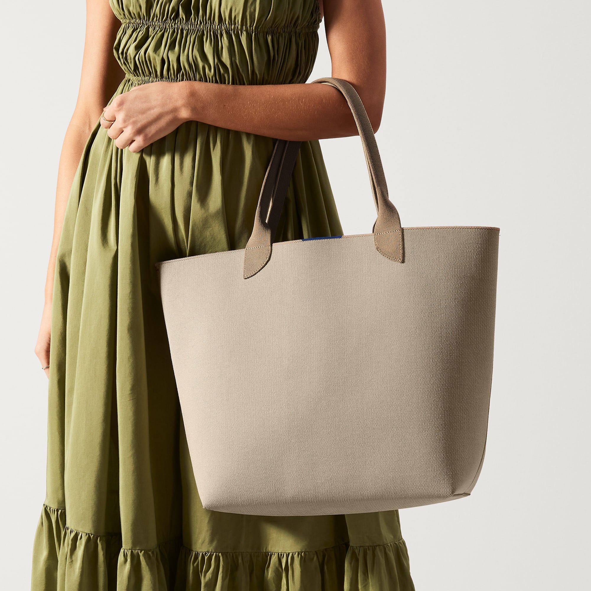 The Lightweight Tote - Soft Sesame(Soft Sesame)