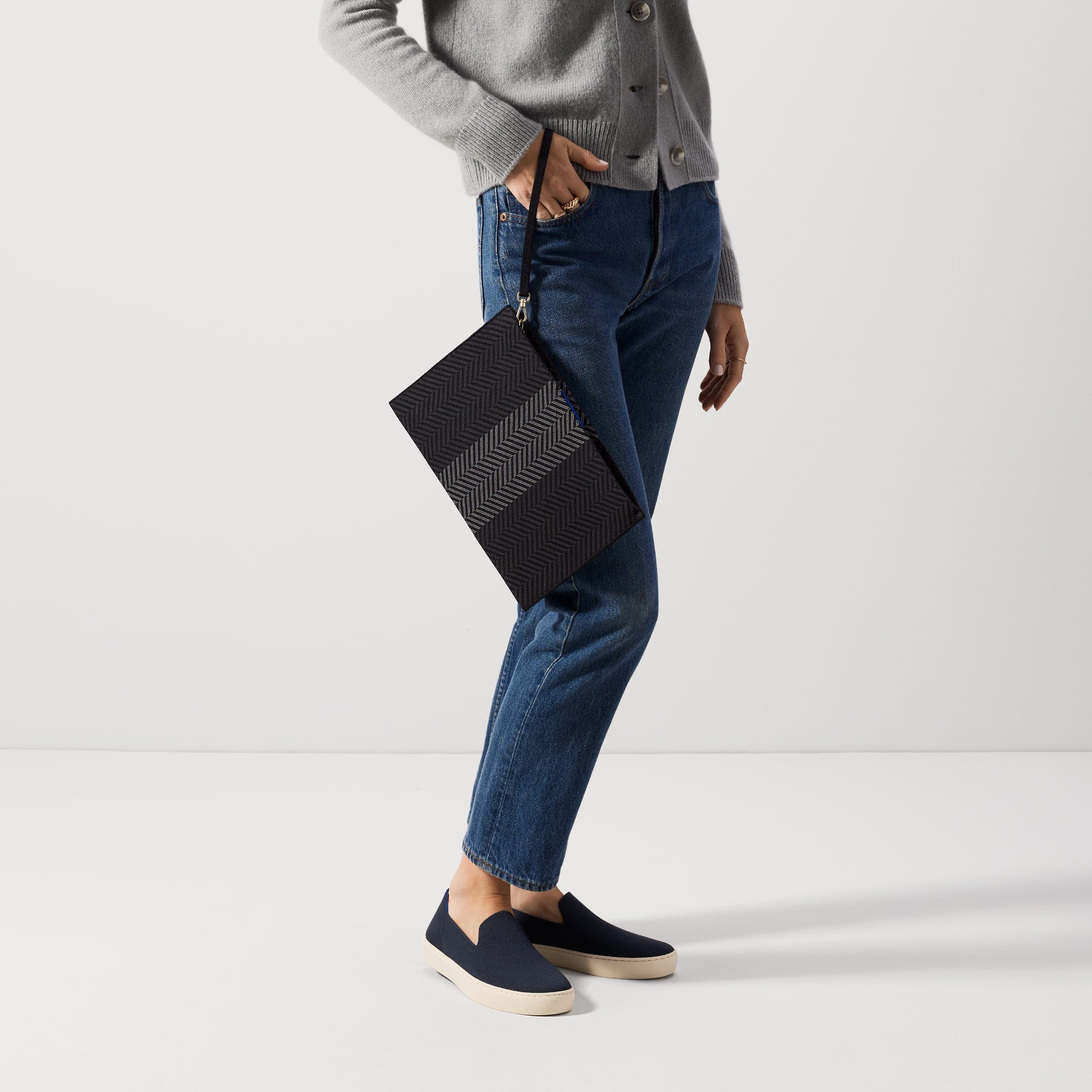The Wristlet - Shadow Black(Shadow Black)