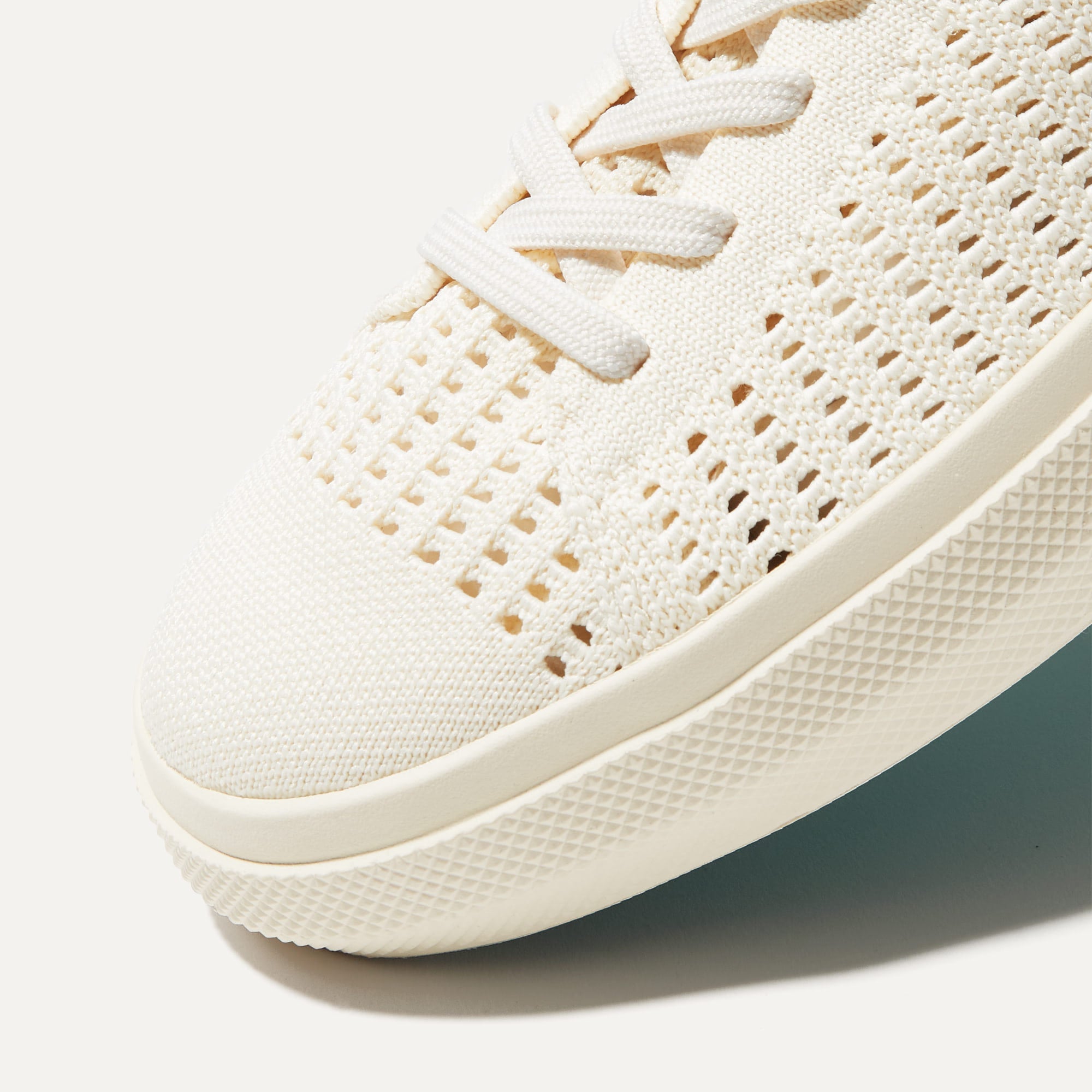 The Women's RS02 Sneaker - Courtside White(Courtside White,5)