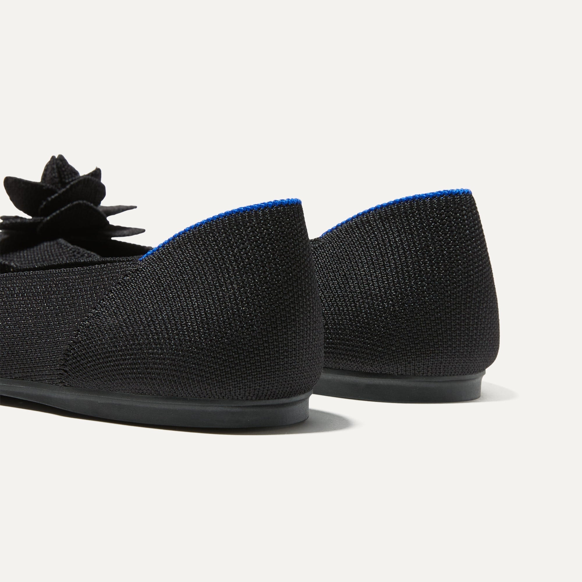 The Petal Square - Black(Black,5)
