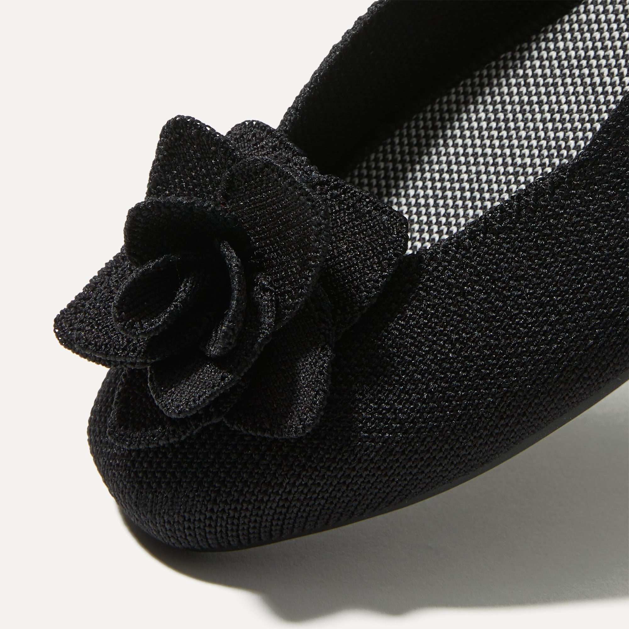 The Petal Square - Black(Black,5)