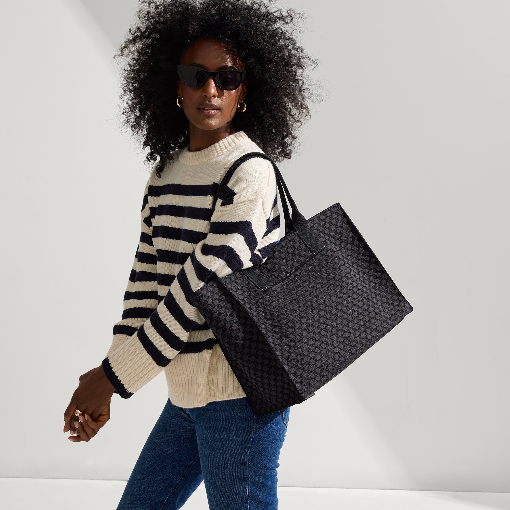 The Classic Tote - Black Sand(Black Sand)