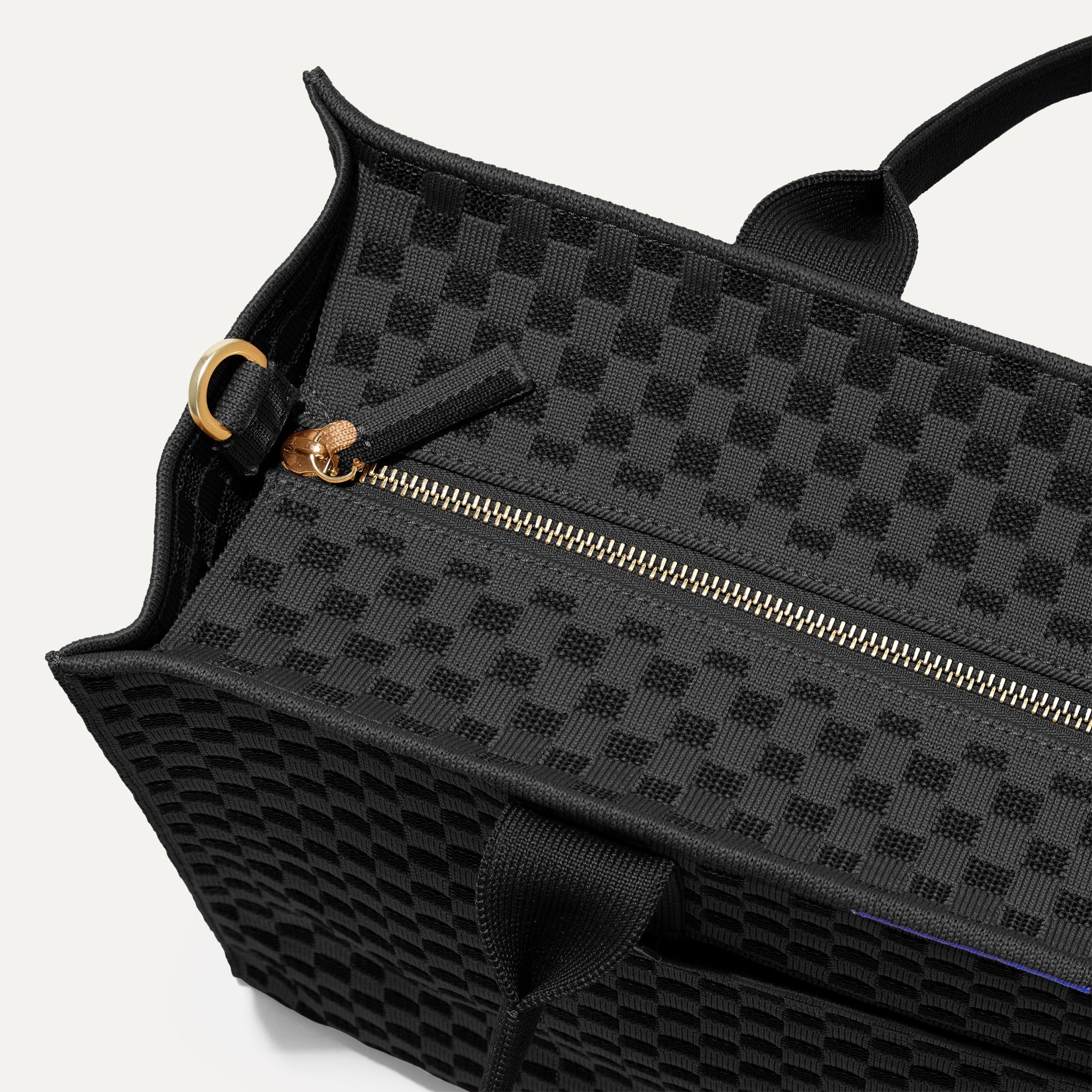 The Classic Tote - Black Sand(Black Sand)