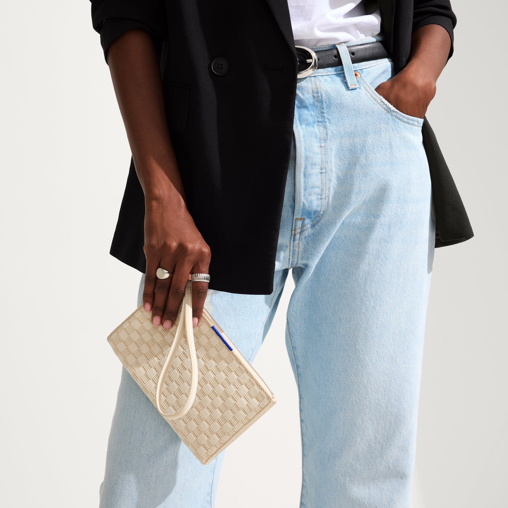 The Wallet Wristlet - Vanilla Basketweave(Vanilla Basketweave)