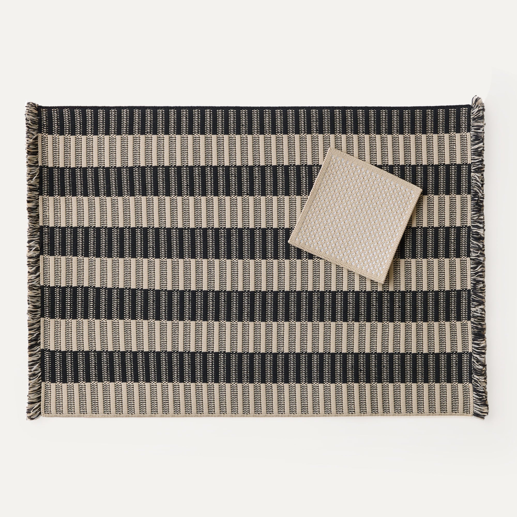 The Coaster (Set of 4) - Almond(Almond)