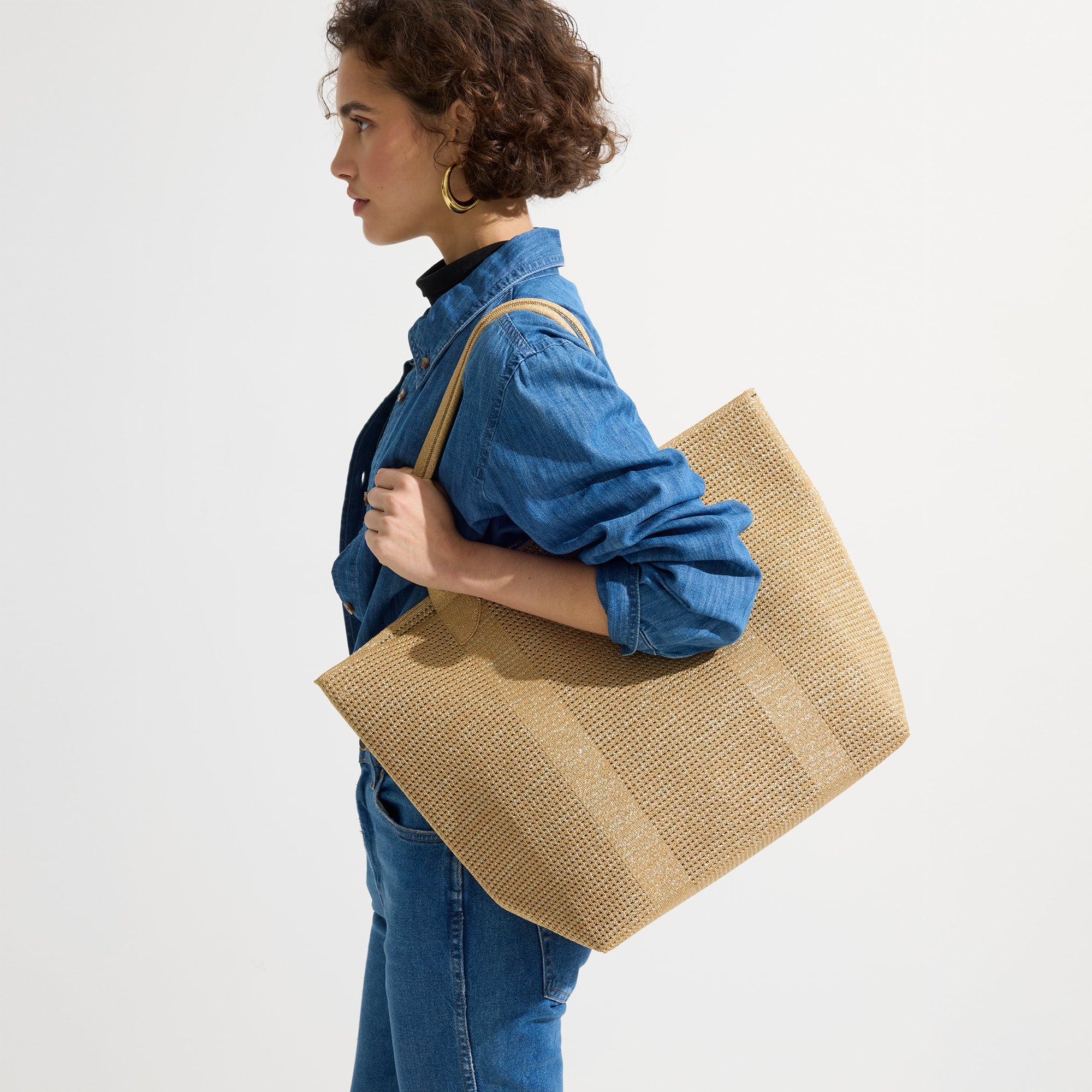 The Lightweight Tote - Golden Perf(Golden Perf)